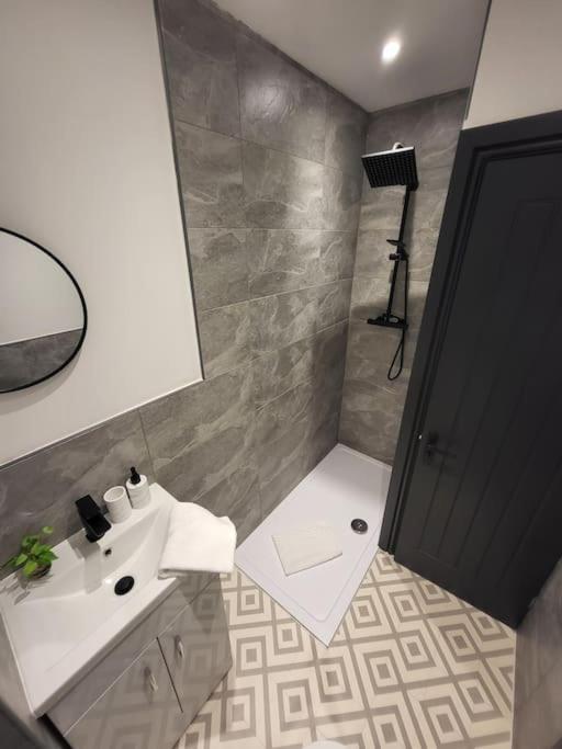 Beautiful Flat On Breck Road Apartment ลิเวอร์พูล ภายนอก รูปภาพ