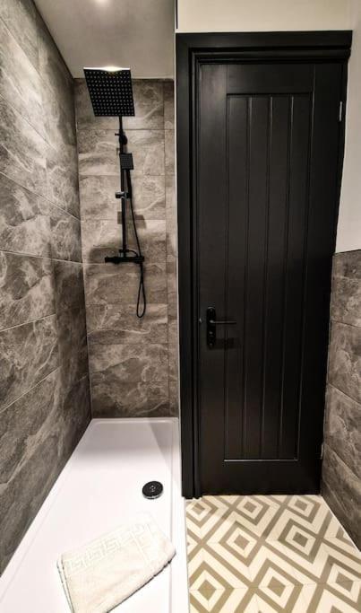 Beautiful Flat On Breck Road Apartment ลิเวอร์พูล ภายนอก รูปภาพ