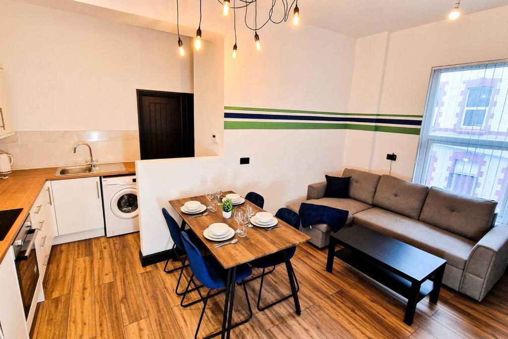Beautiful Flat On Breck Road Apartment ลิเวอร์พูล ภายนอก รูปภาพ