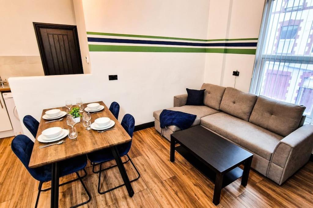 Beautiful Flat On Breck Road Apartment ลิเวอร์พูล ภายนอก รูปภาพ